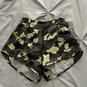Camo Lululemon Hotty Hot Shorts 4 inch inseam